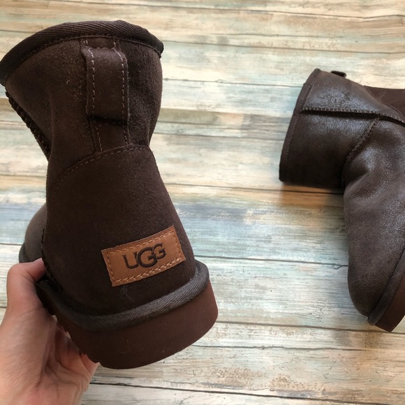 Ugg CLASSIC MINI BOMBER BOOT  men’s shoes - Picture 4 of 8